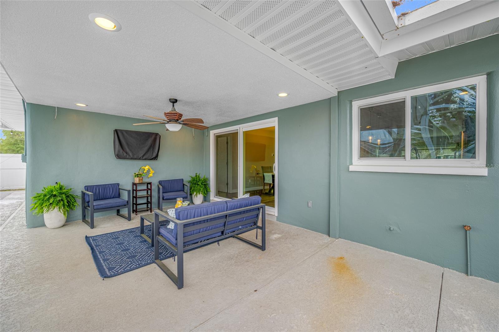 DOUGLAS MANOR ESTATES 2ND ADD - Residential