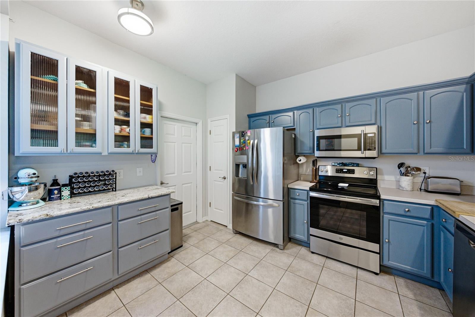 2405 EARLSWOOD COURT