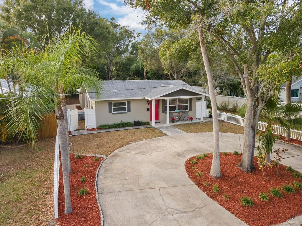 Photo of 4130 Queen Street N, St Petersburg, FL 33714 (MLS # TB8455288)