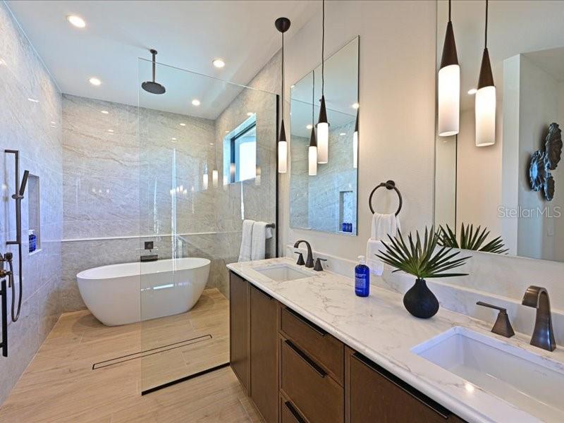 ANNA MARIA BEACH - Residential