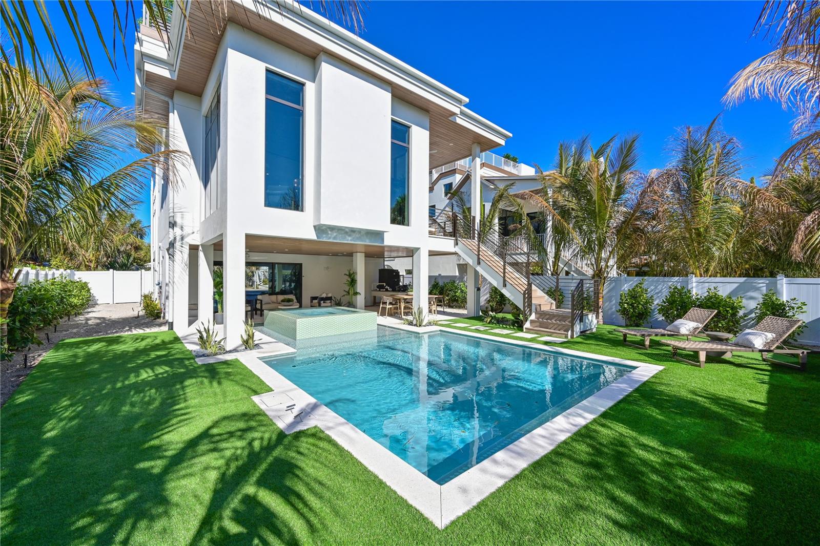 ANNA MARIA BEACH - Residential