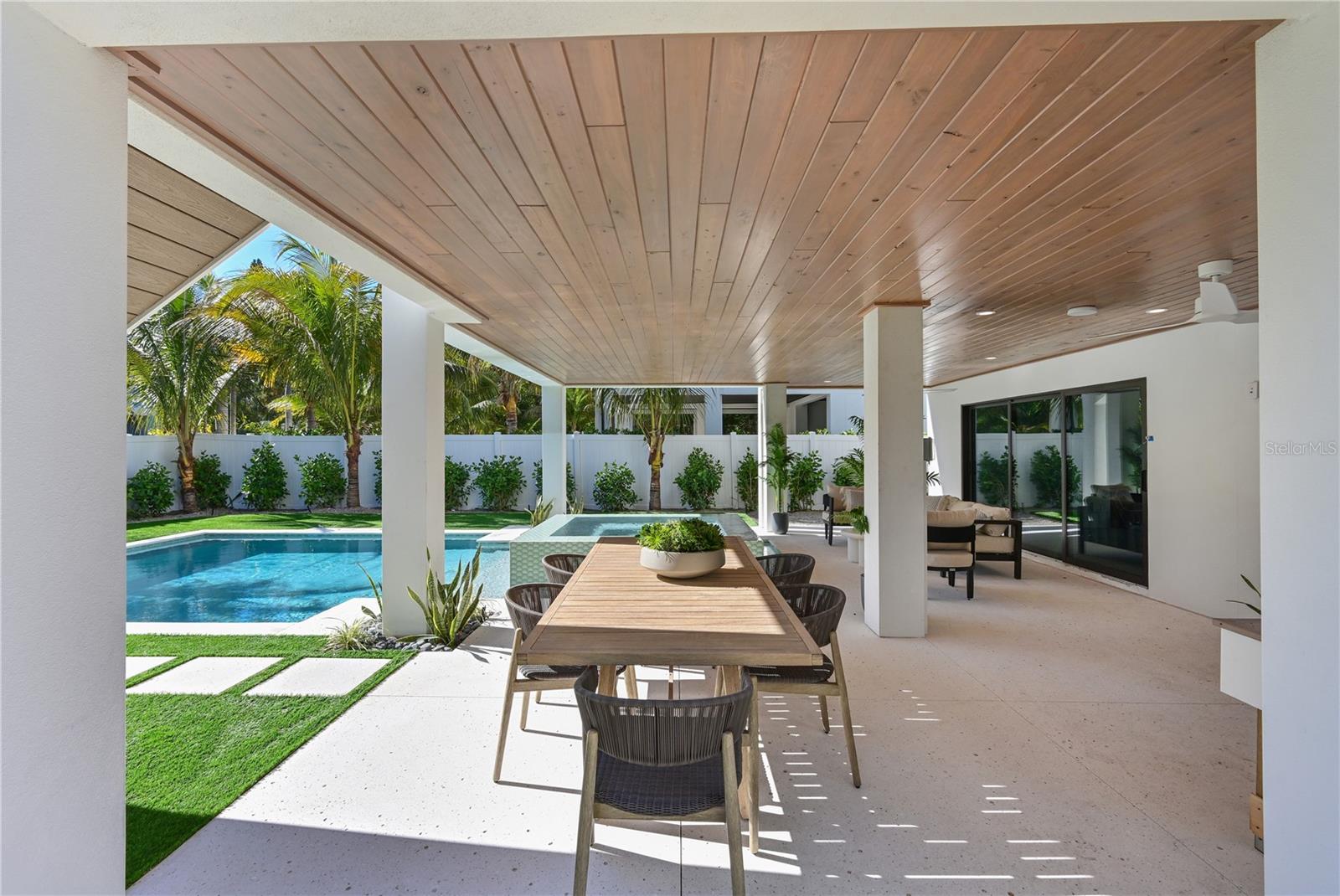 ANNA MARIA BEACH - Residential