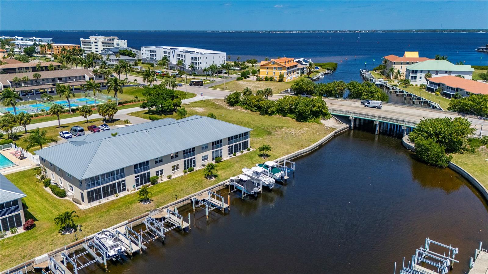 HARBOR POINT PH 01 BLDG A - Residential