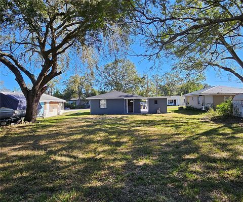 A home in WINTER HAVEN