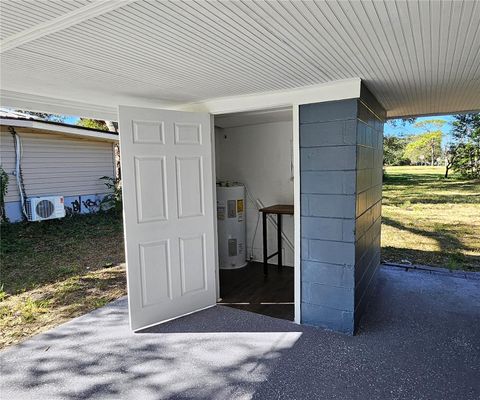 A home in WINTER HAVEN