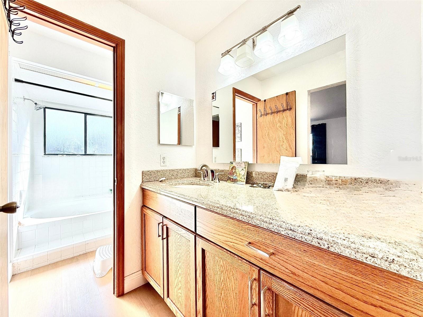 MOSS POINTE - Residential Lease