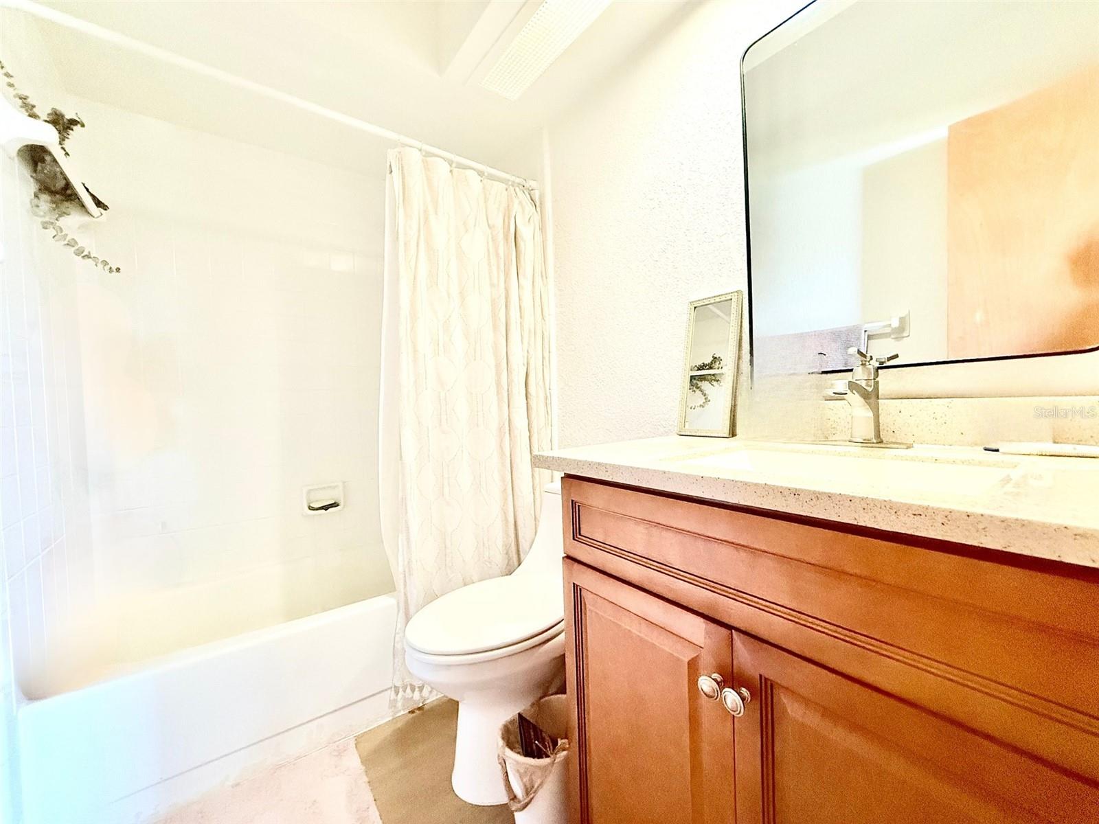 MOSS POINTE - Residential Lease