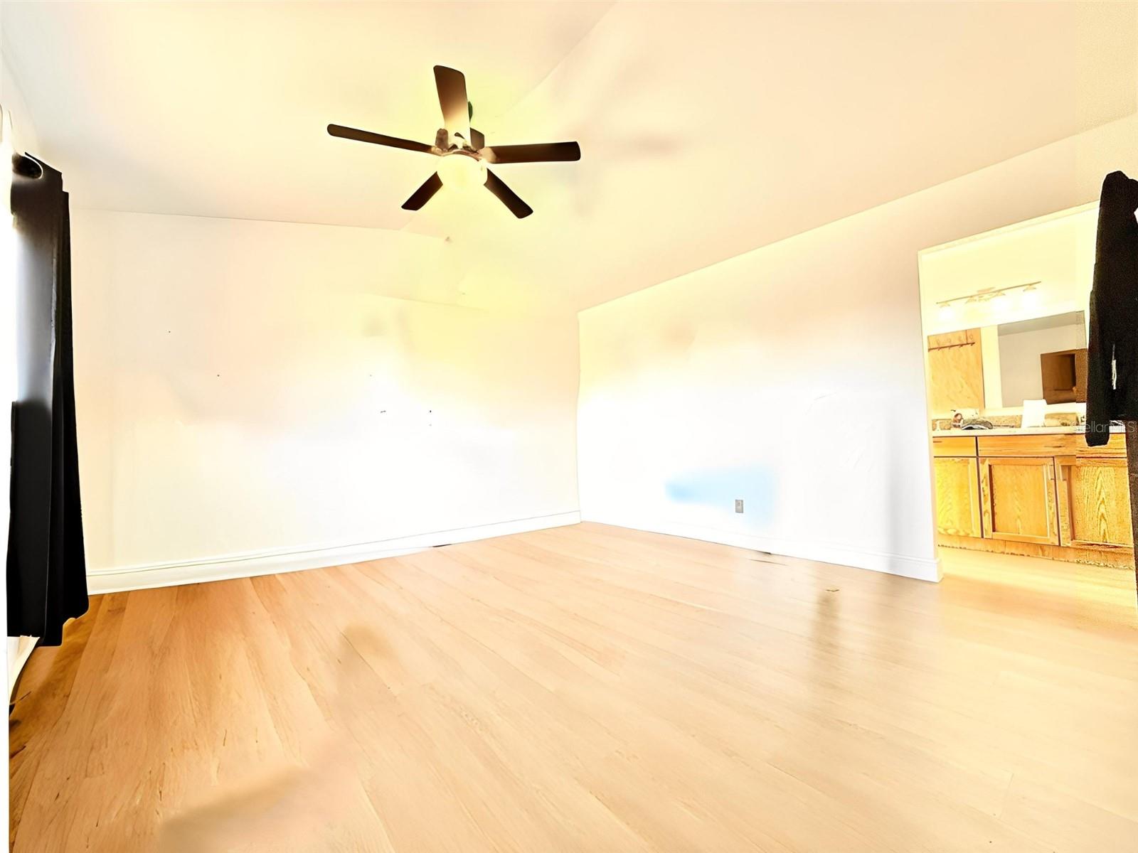 MOSS POINTE - Residential Lease