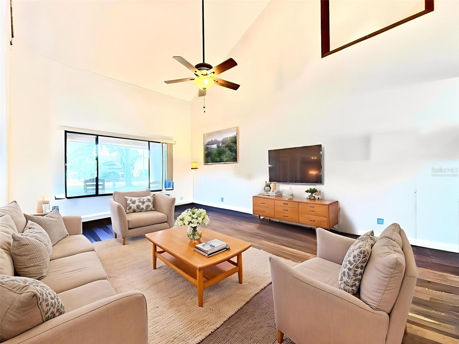 MOSS POINTE - Residential Lease