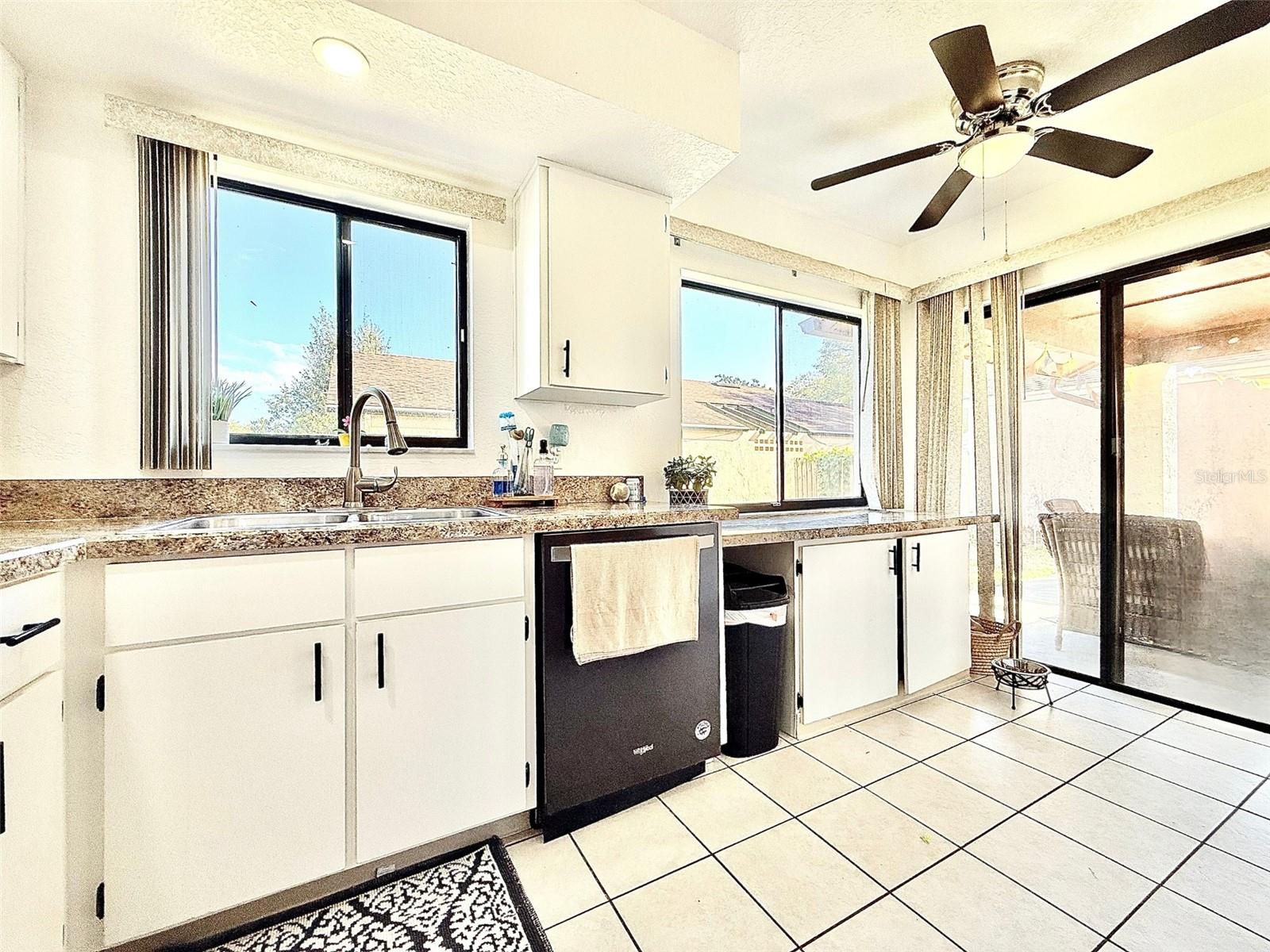 MOSS POINTE - Residential Lease