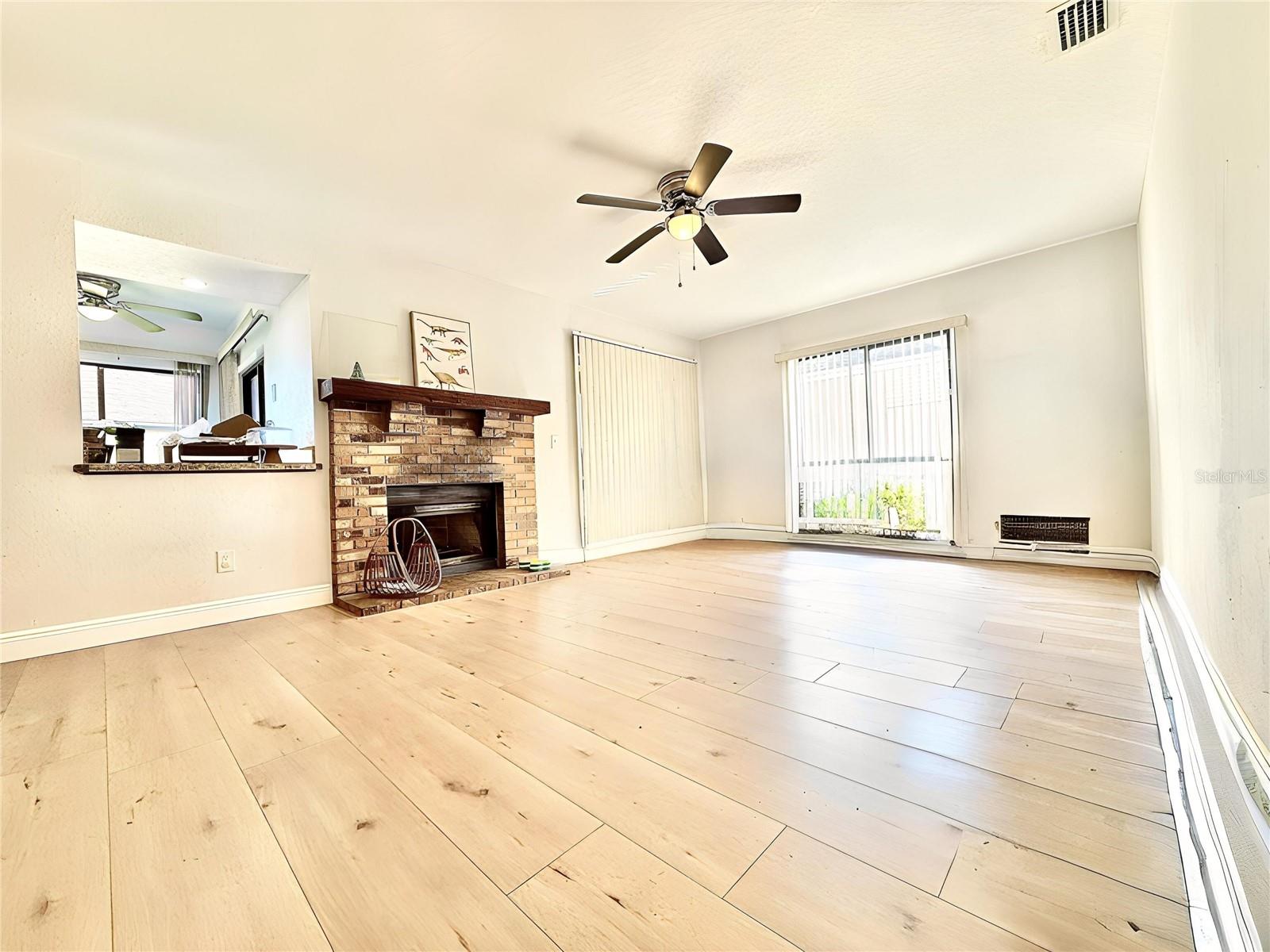 MOSS POINTE - Residential Lease