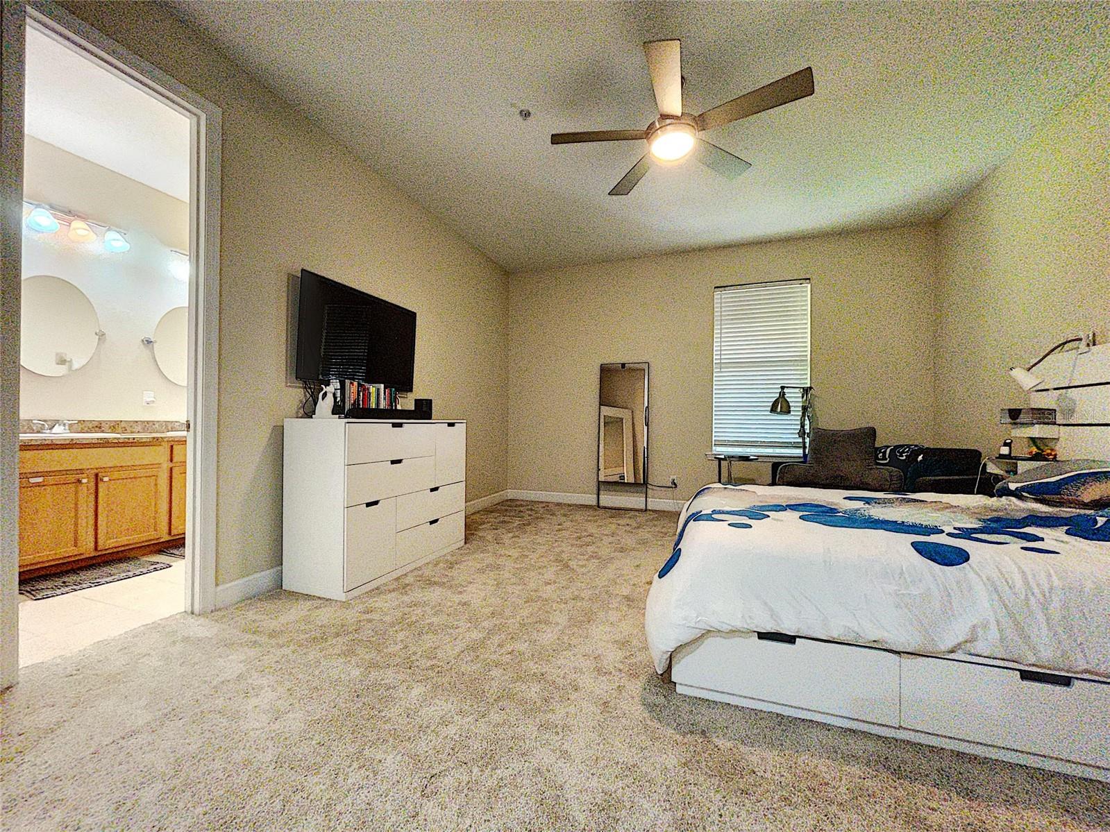 URBAN TWNHMS - Residential Lease
