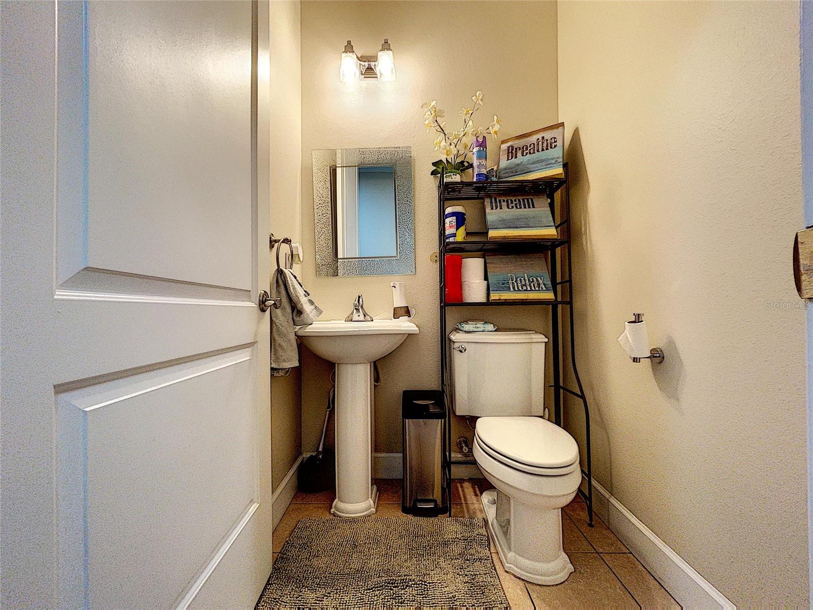 URBAN TWNHMS - Residential Lease