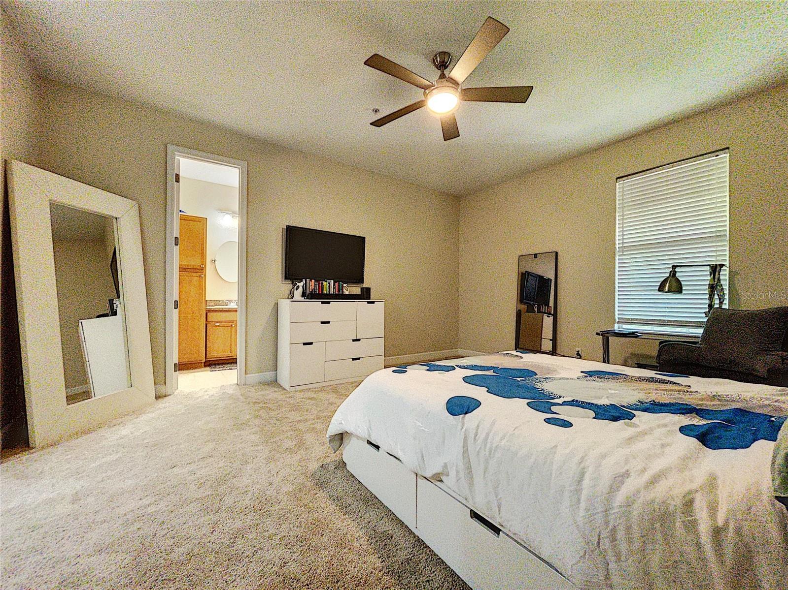 URBAN TWNHMS - Residential Lease