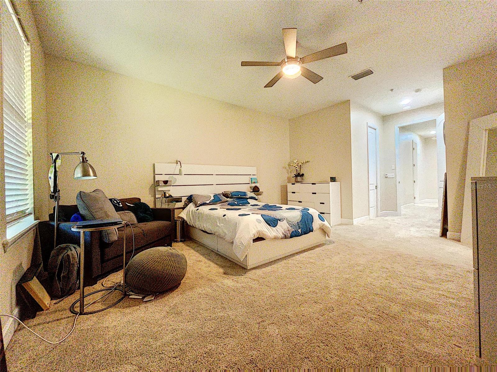 URBAN TWNHMS - Residential Lease