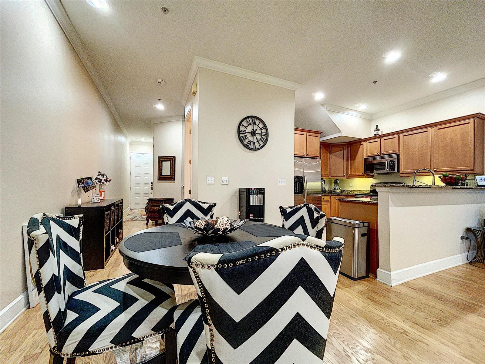 URBAN TWNHMS - Residential Lease