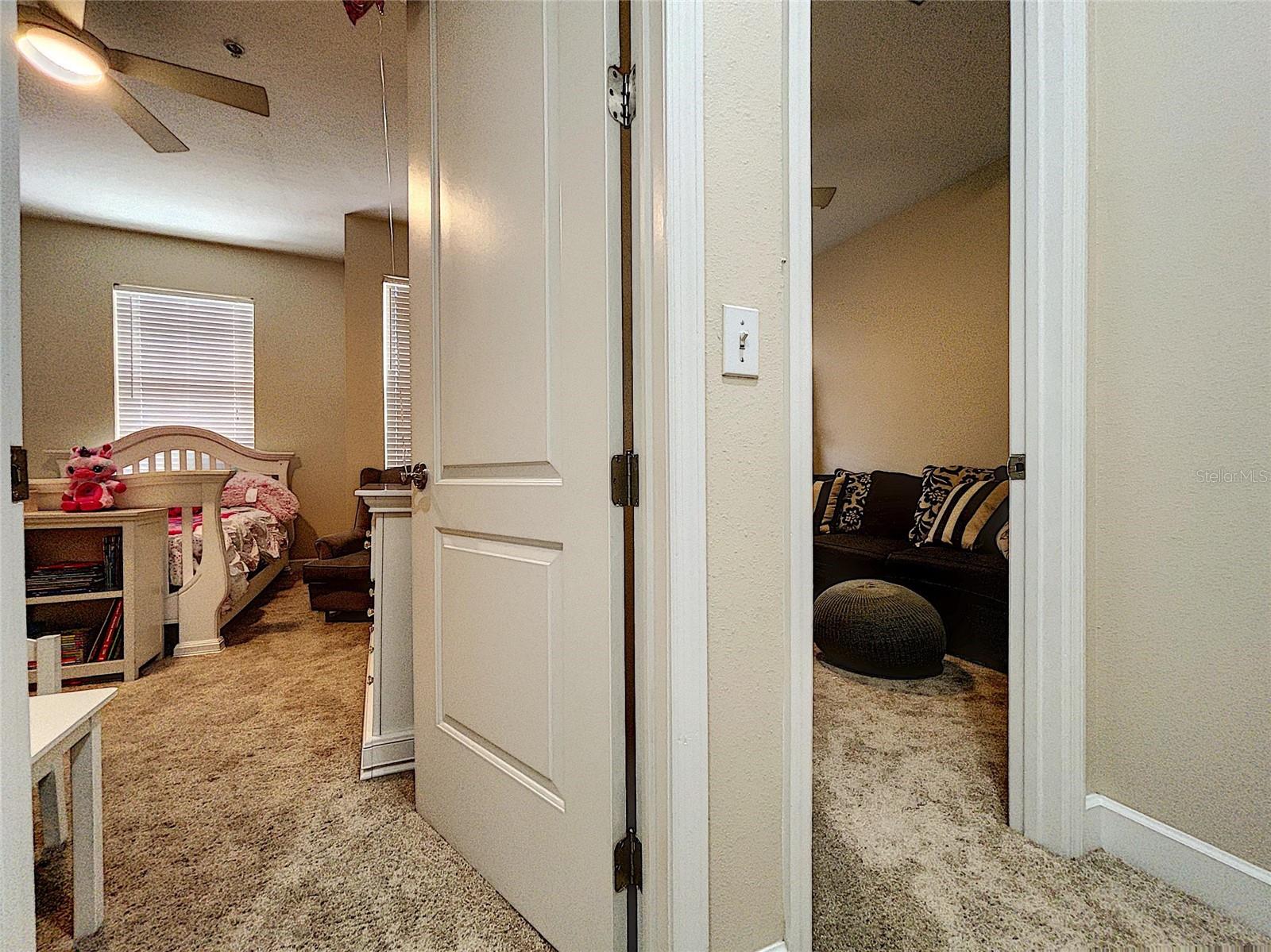 URBAN TWNHMS - Residential Lease