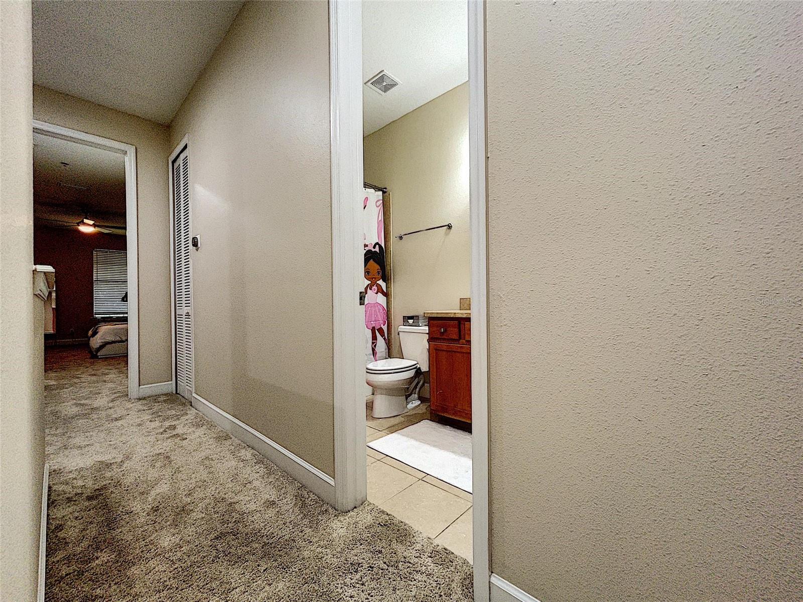 URBAN TWNHMS - Residential Lease