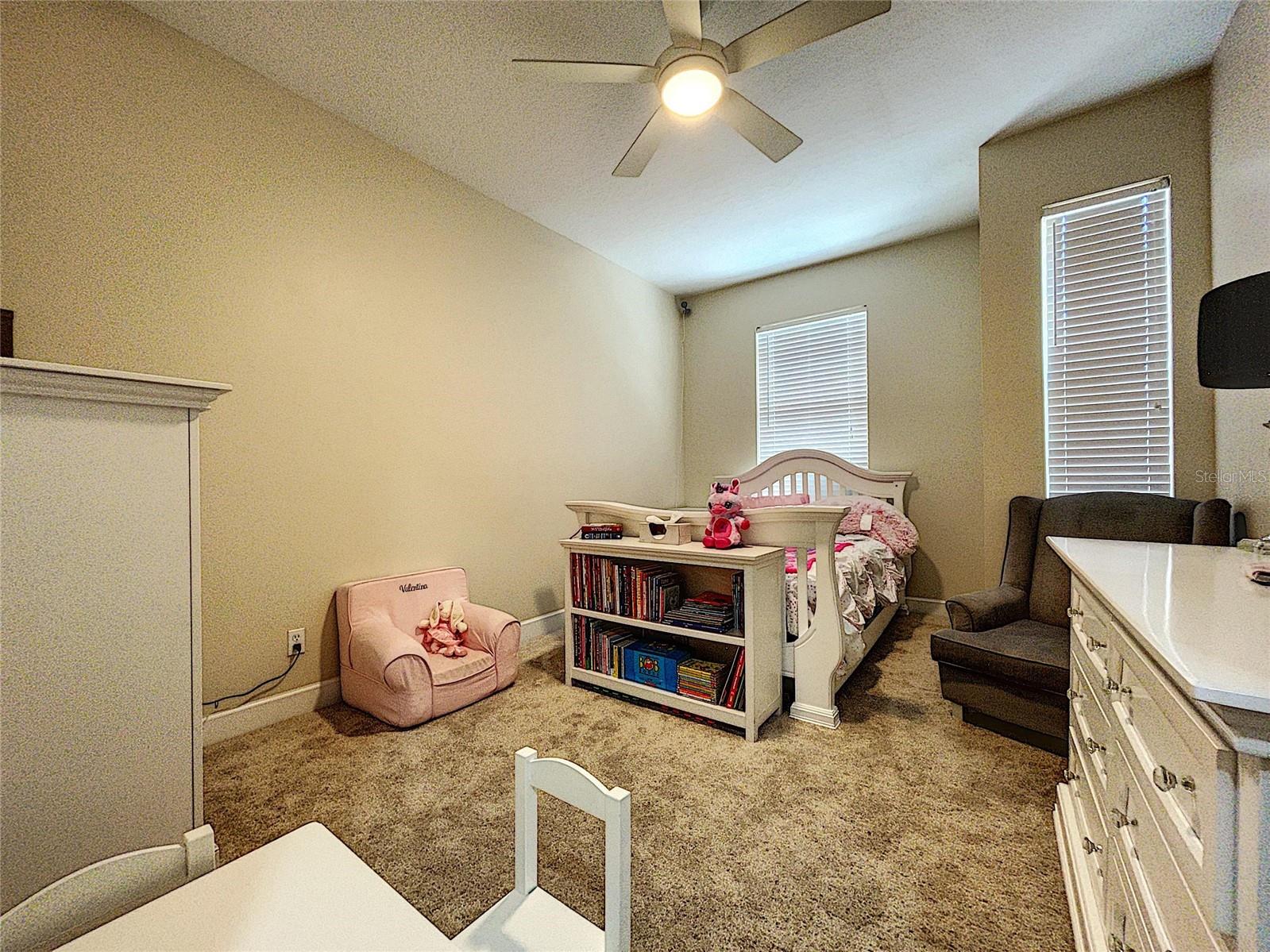 URBAN TWNHMS - Residential Lease