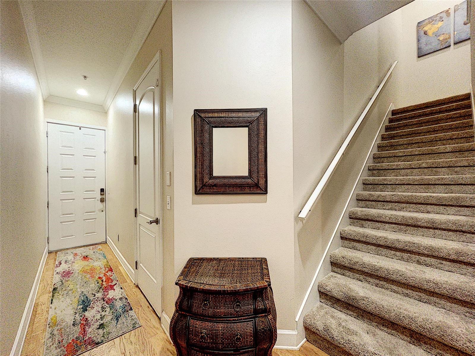 URBAN TWNHMS - Residential Lease