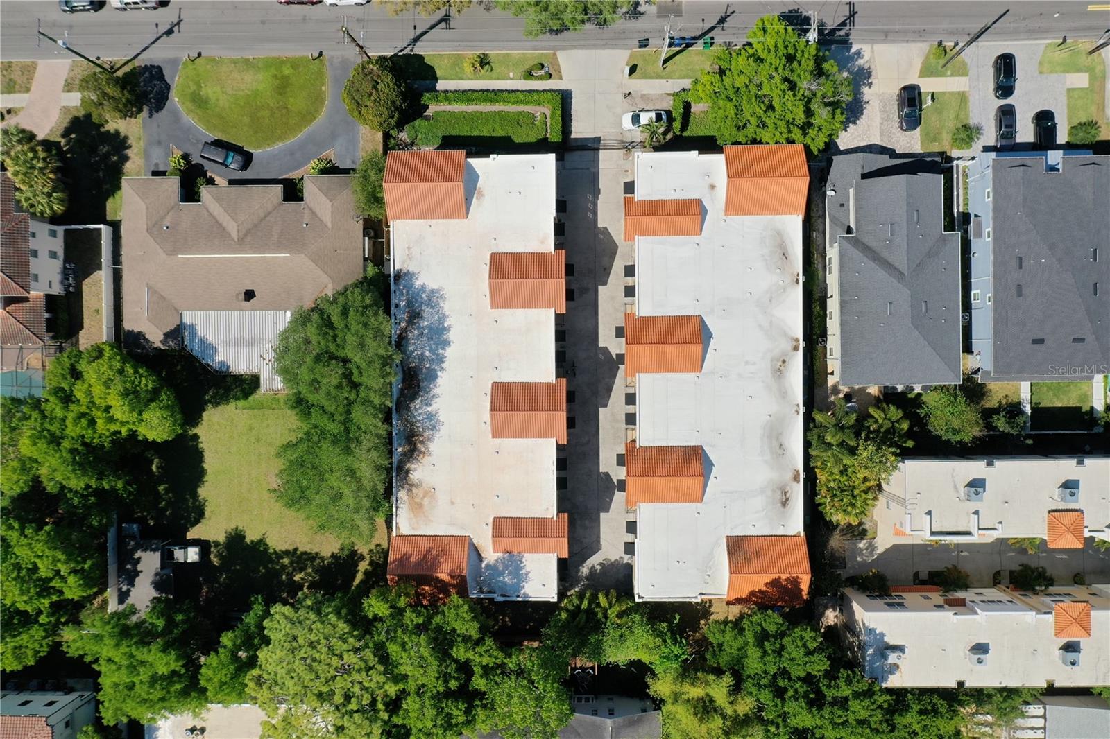 URBAN TWNHMS - Residential Lease