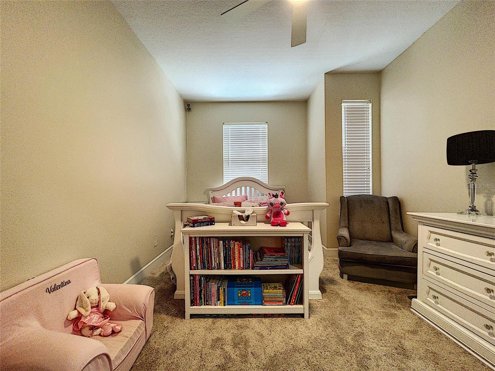 URBAN TWNHMS - Residential Lease