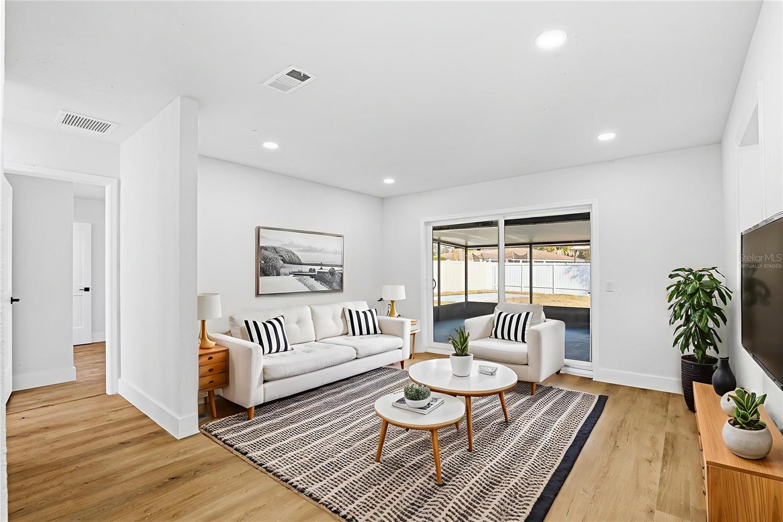 SOUTHWOOD HILLS UNIT 02 - Residential