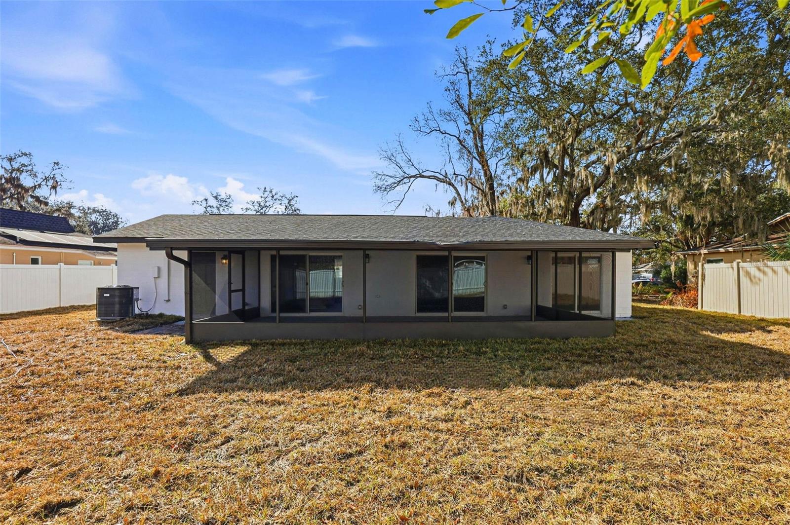 SOUTHWOOD HILLS UNIT 02 - Residential