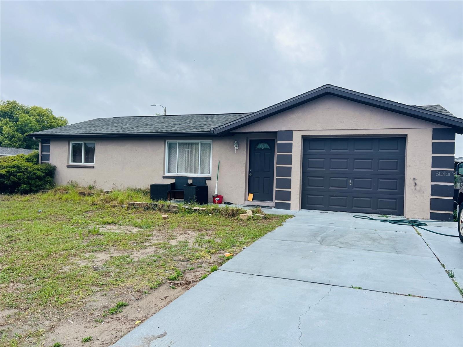 COLONIAL HILLS - Residential