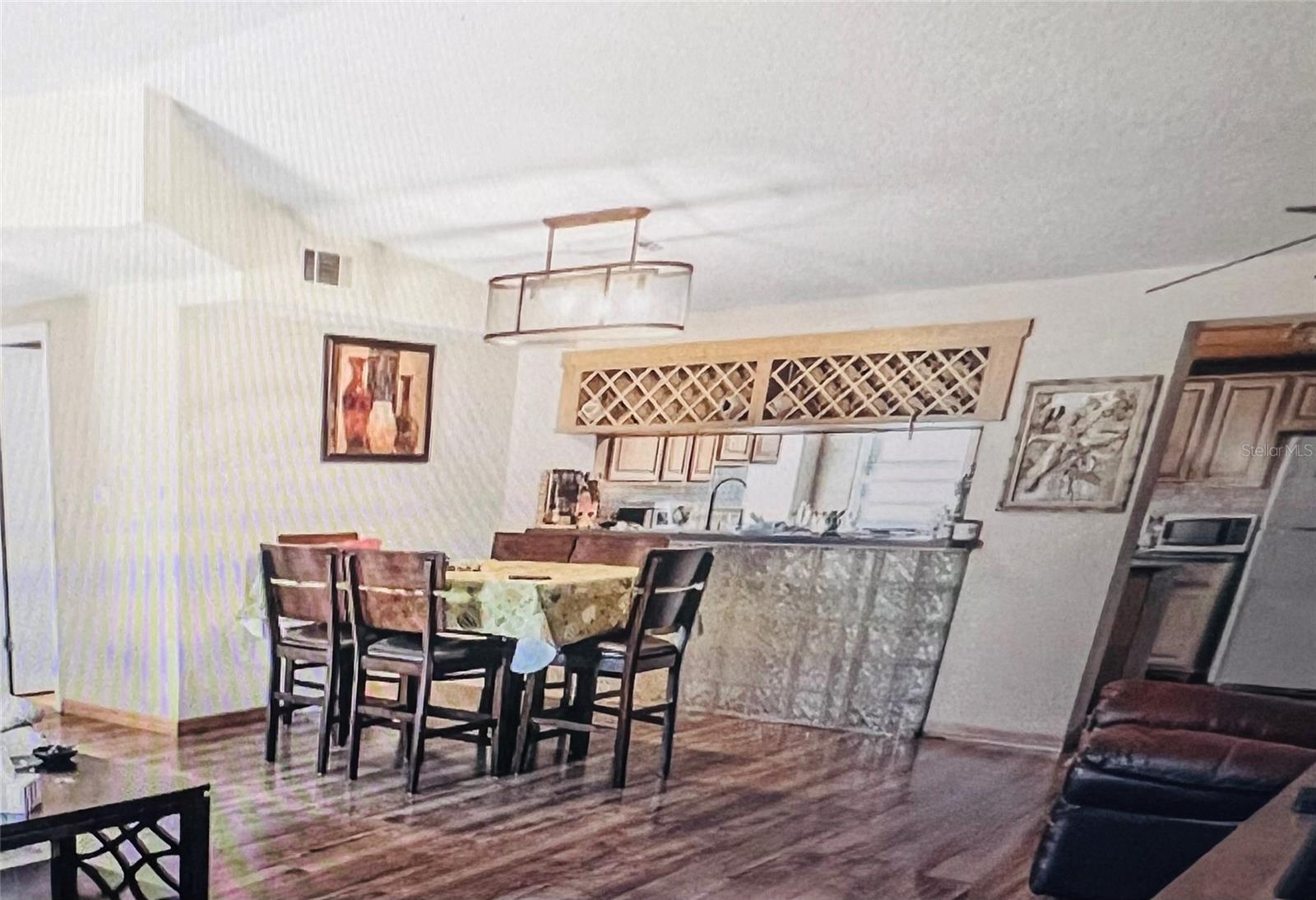 COLONIAL HILLS - Residential