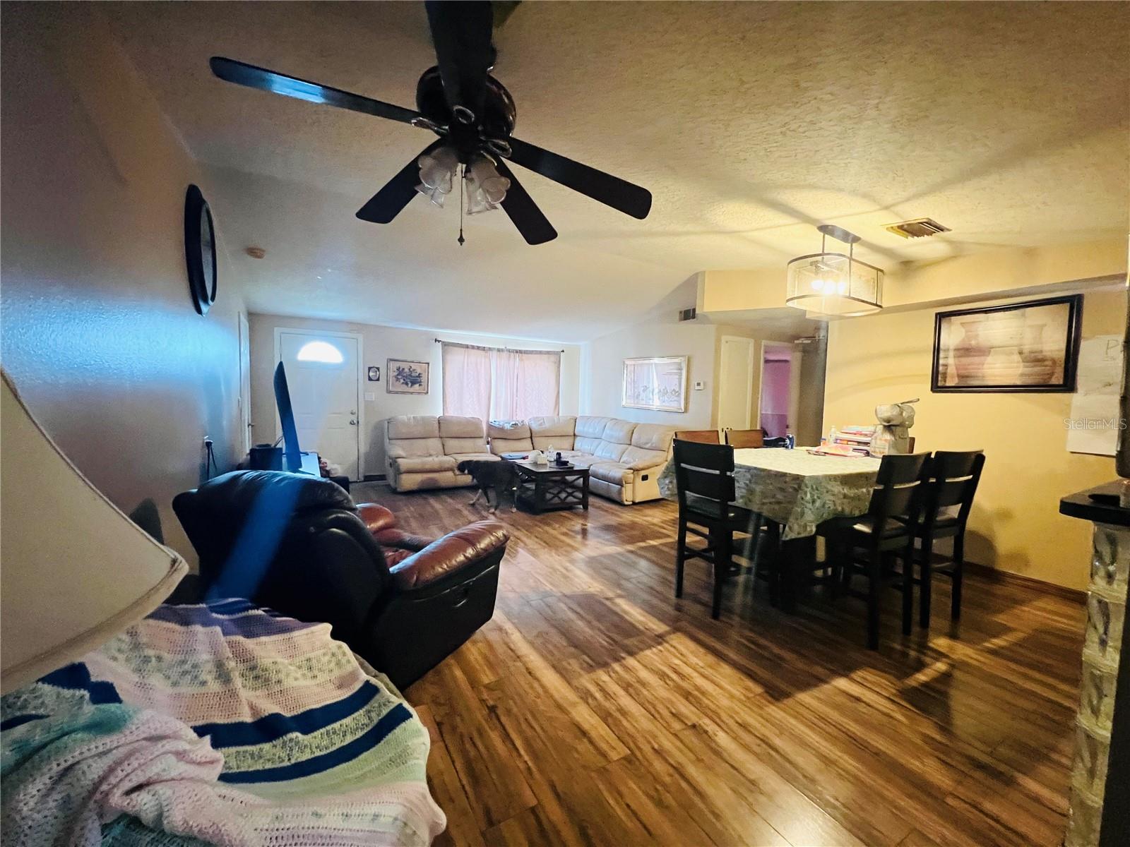 COLONIAL HILLS - Residential