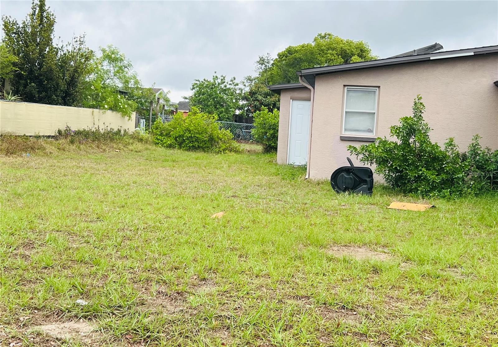 COLONIAL HILLS - Residential