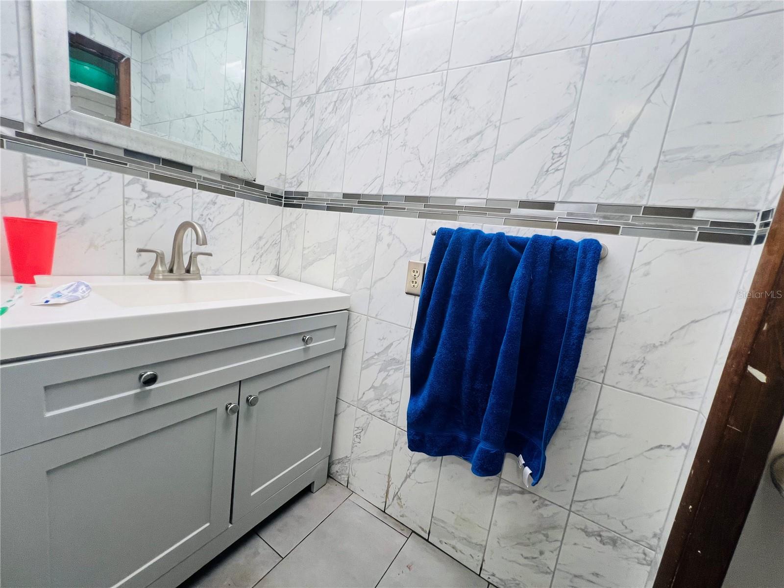 COLONIAL HILLS - Residential