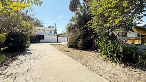 Photo of 806 E Robles Street, Tampa, FL 33602 (MLS # N6142766)