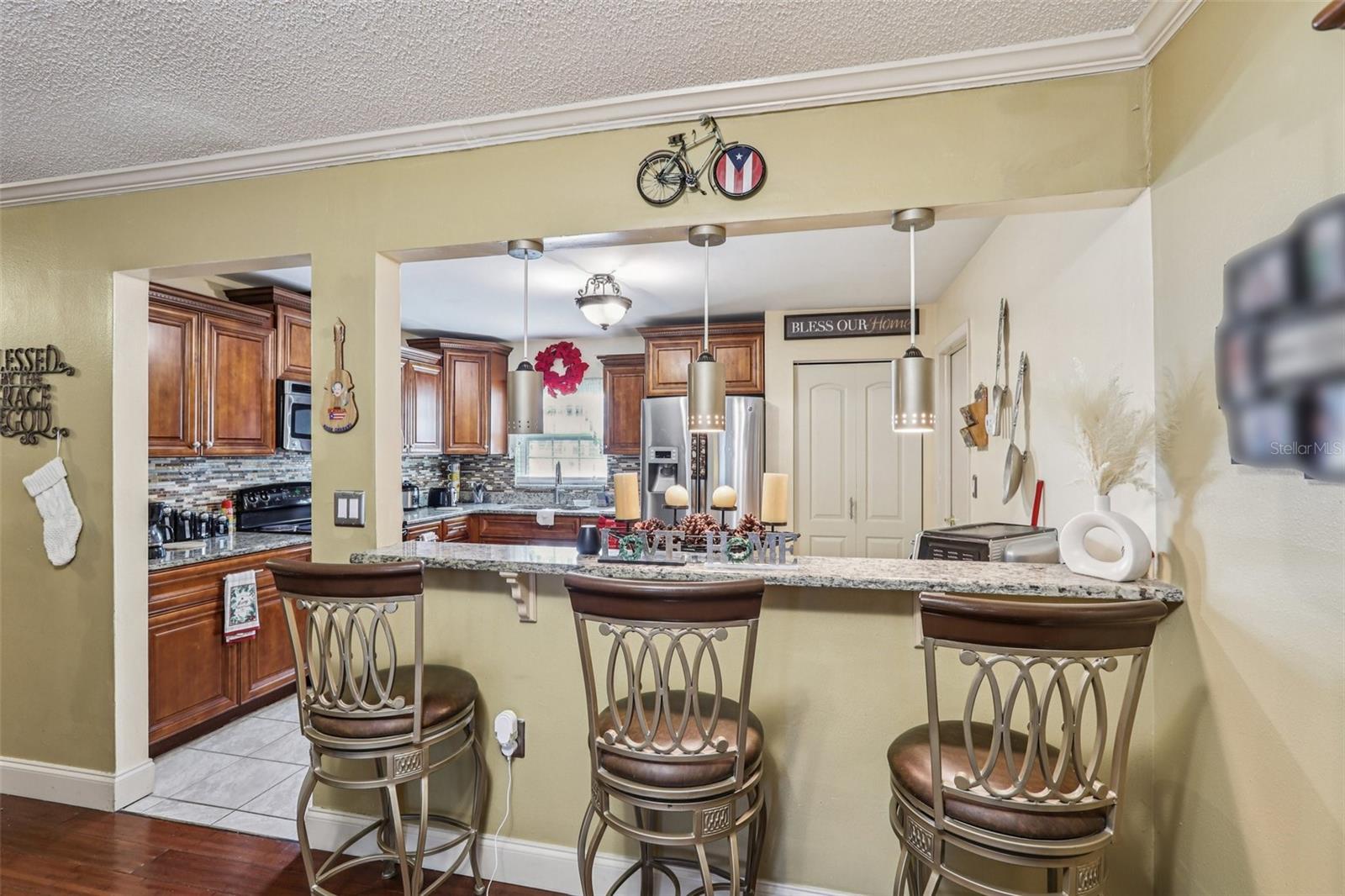 OAK VIEW MANOR - Residential