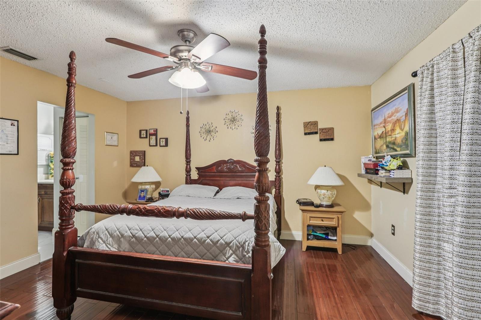 OAK VIEW MANOR - Residential