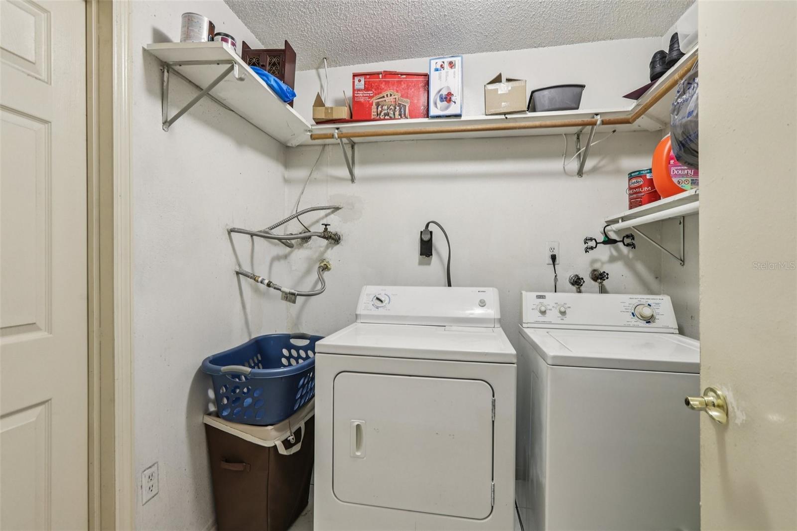 OAK VIEW MANOR - Residential