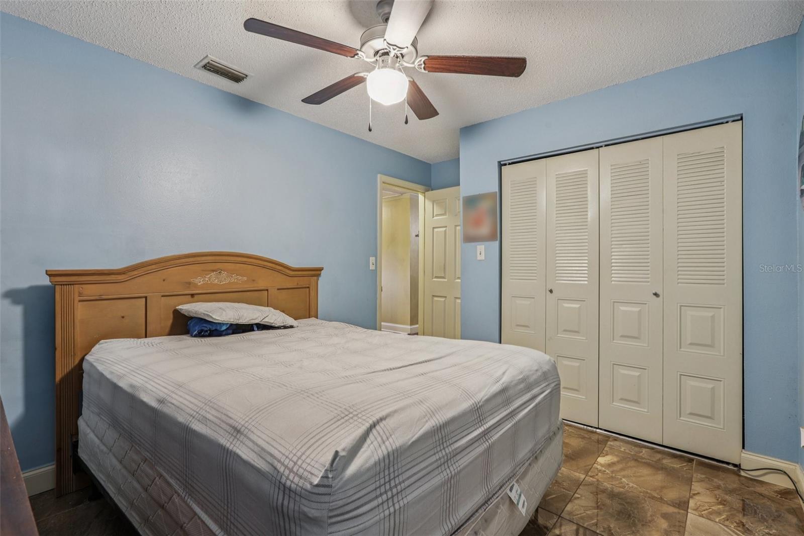 OAK VIEW MANOR - Residential