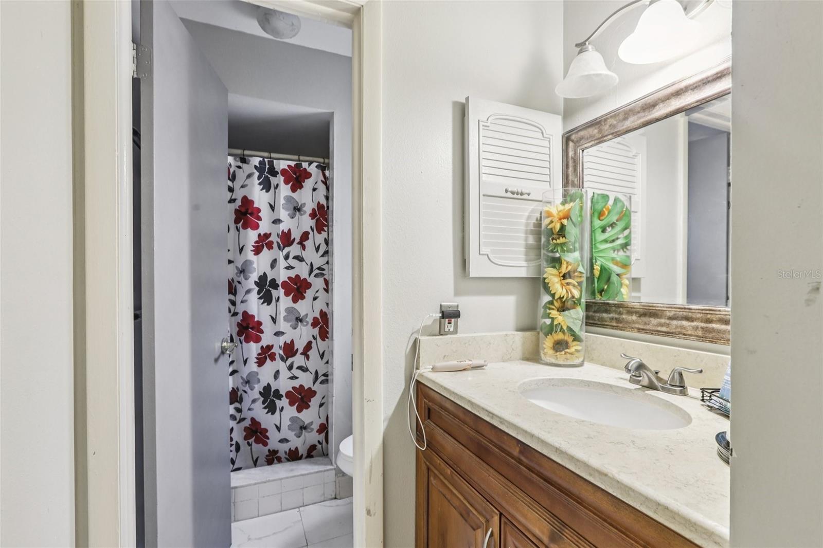 OAK VIEW MANOR - Residential