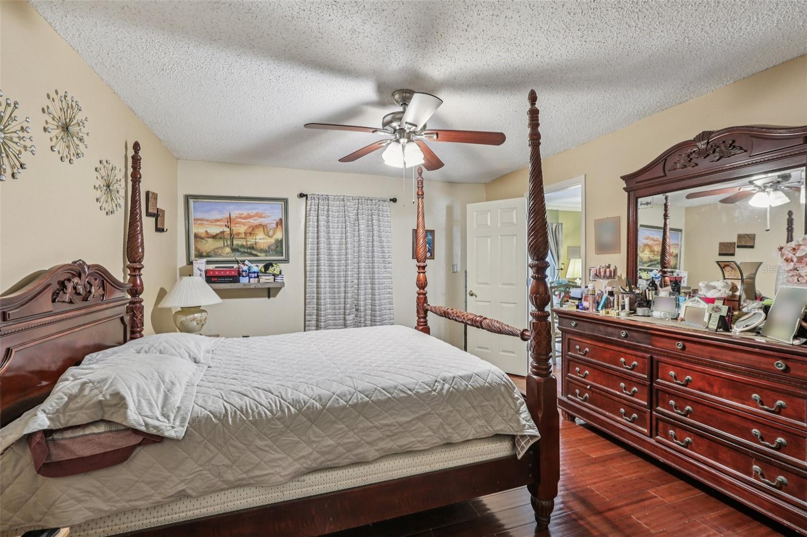 OAK VIEW MANOR - Residential