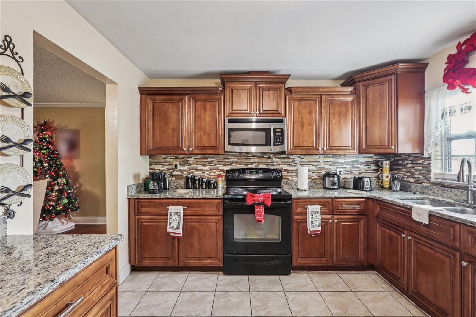 OAK VIEW MANOR - Residential