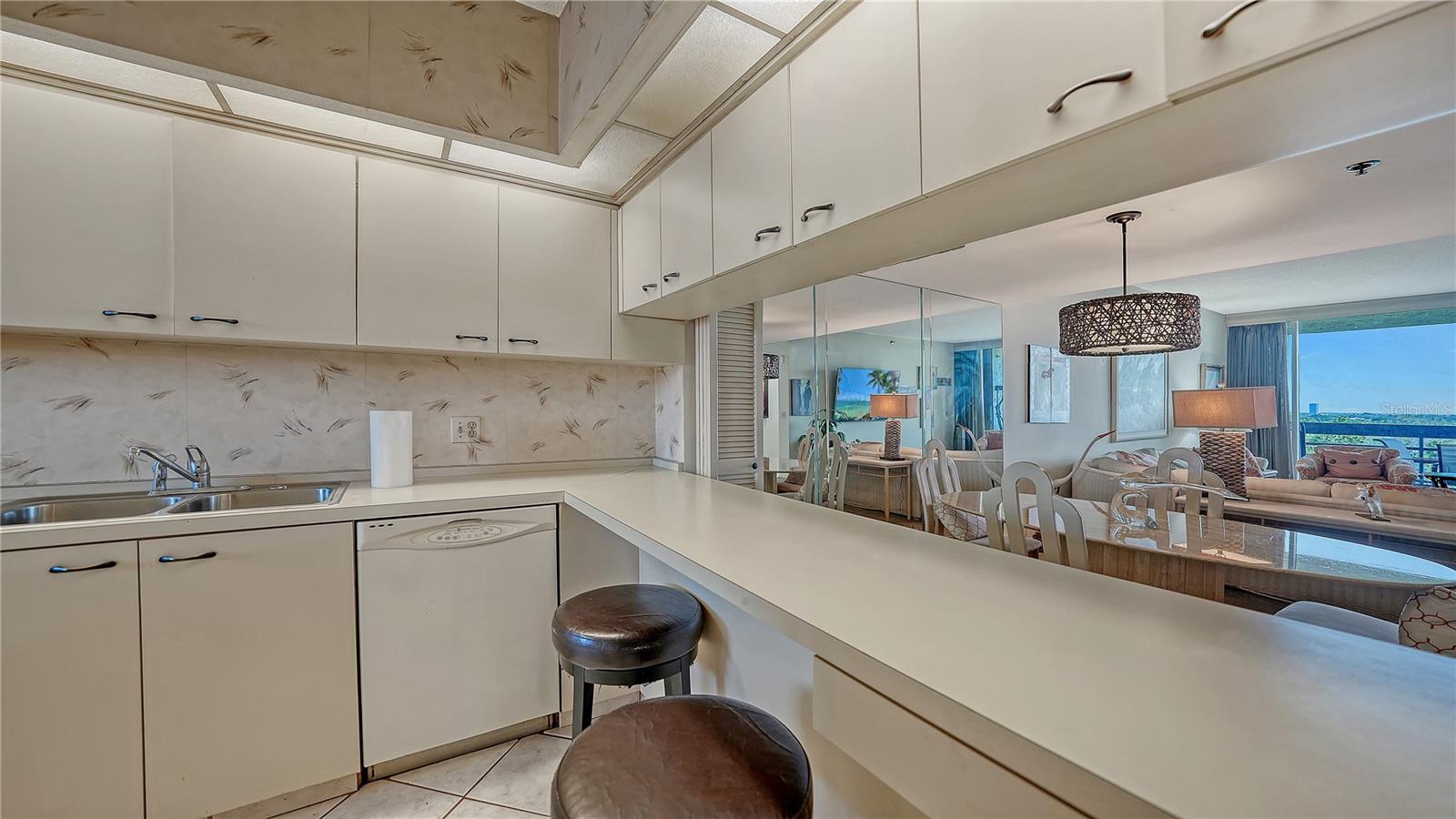 BEACHPLACE III - Residential