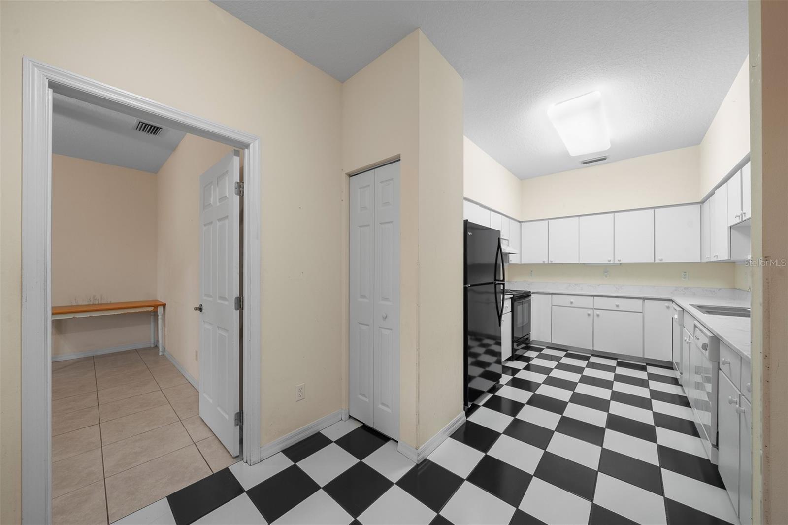 FARM ACREAGE - NO SUBDIVISION - Residential