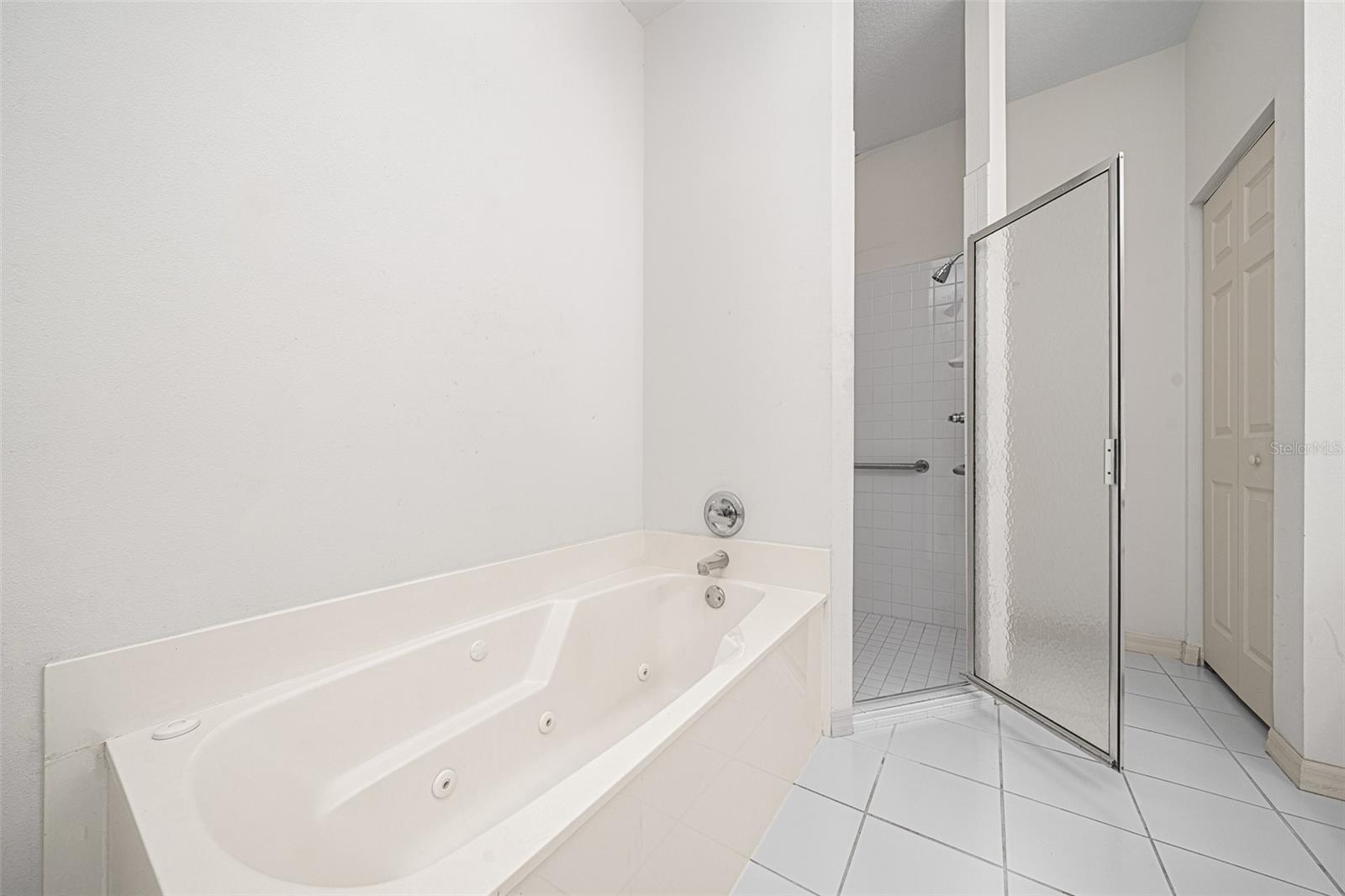 FARM ACREAGE - NO SUBDIVISION - Residential