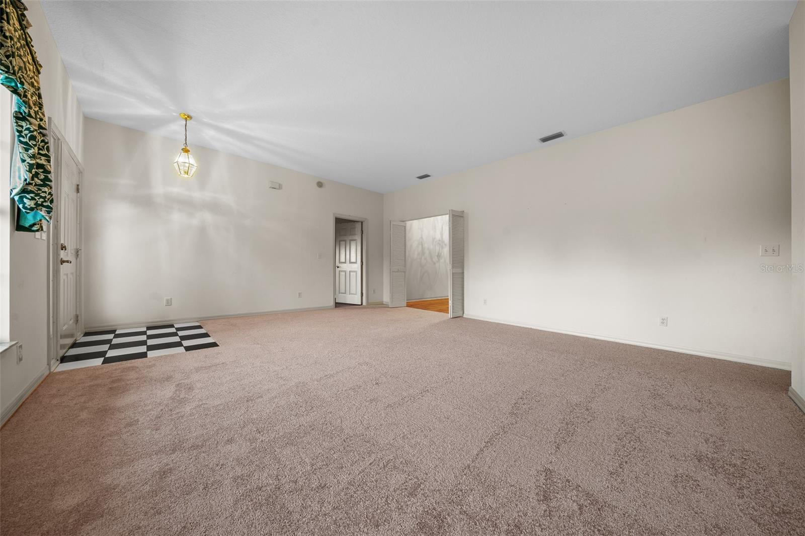 FARM ACREAGE - NO SUBDIVISION - Residential