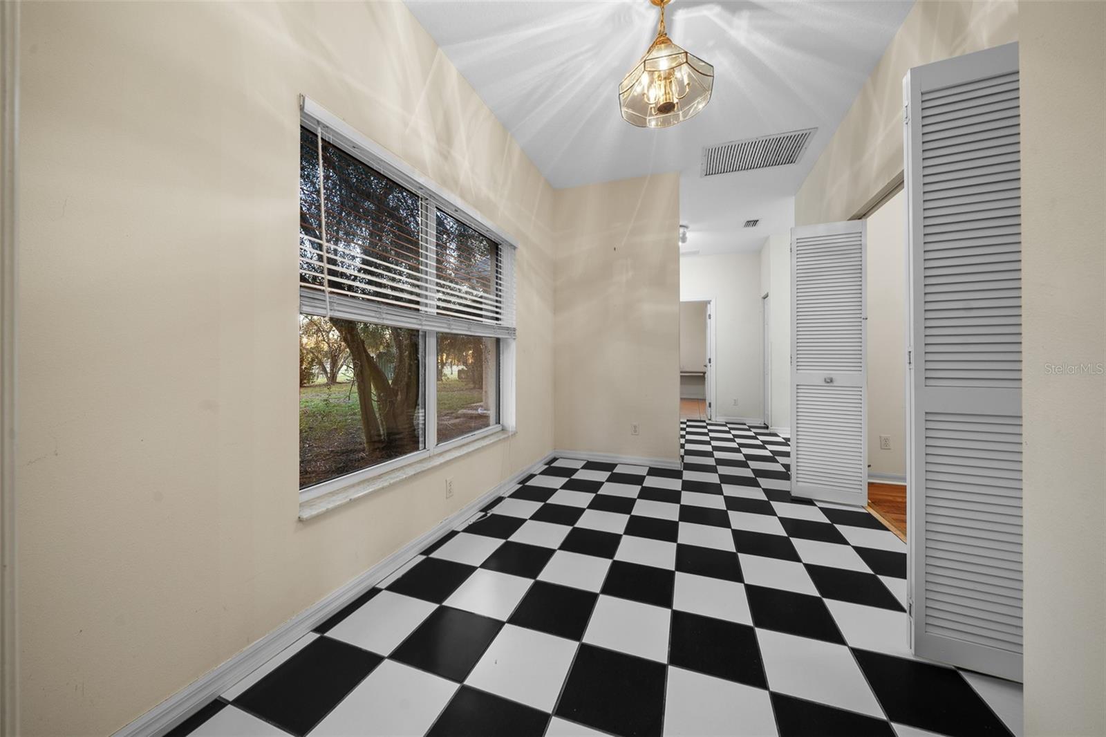 FARM ACREAGE - NO SUBDIVISION - Residential