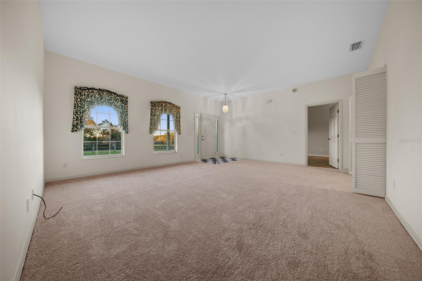 FARM ACREAGE - NO SUBDIVISION - Residential