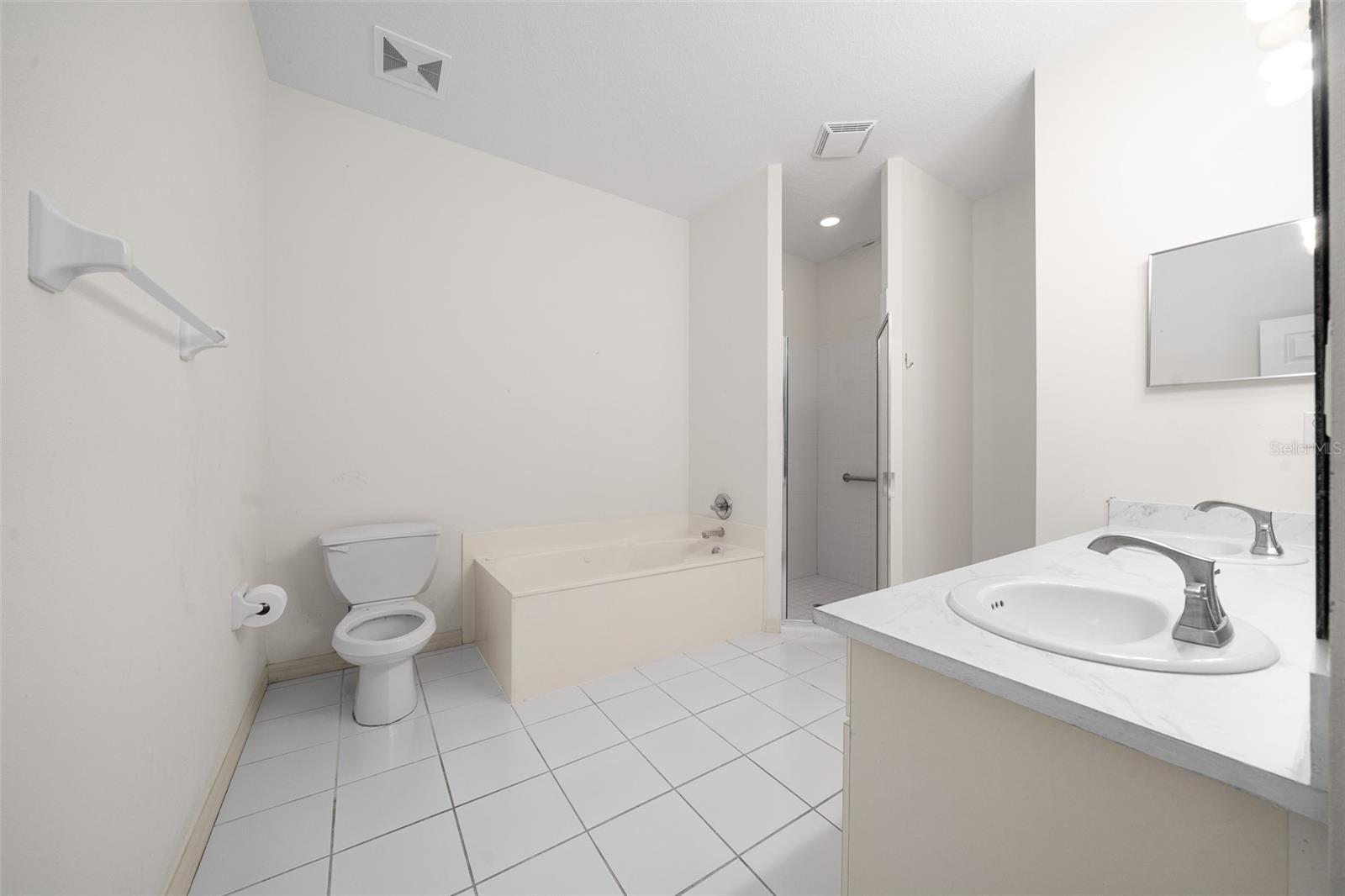 FARM ACREAGE - NO SUBDIVISION - Residential