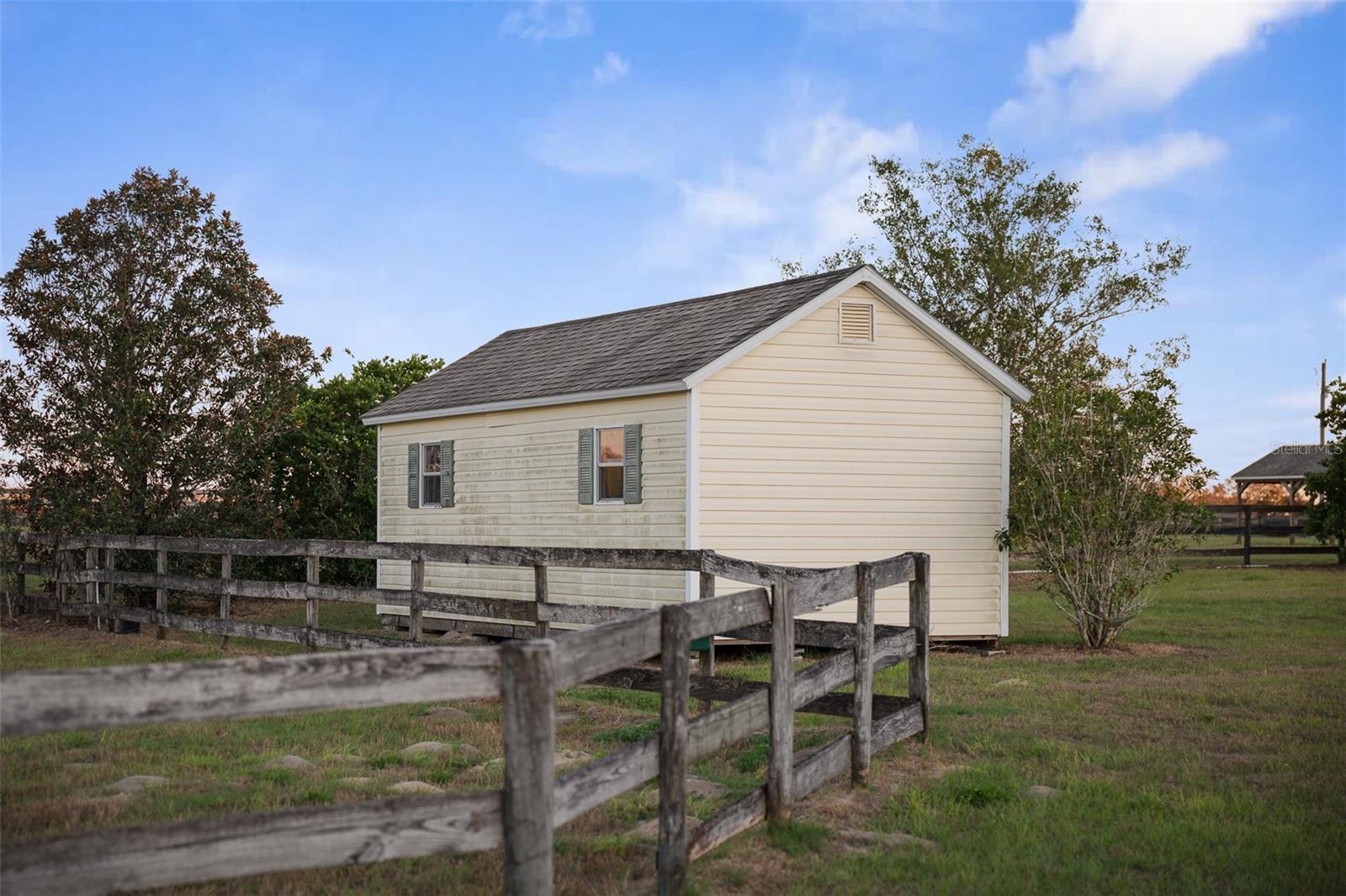 FARM ACREAGE - NO SUBDIVISION - Residential