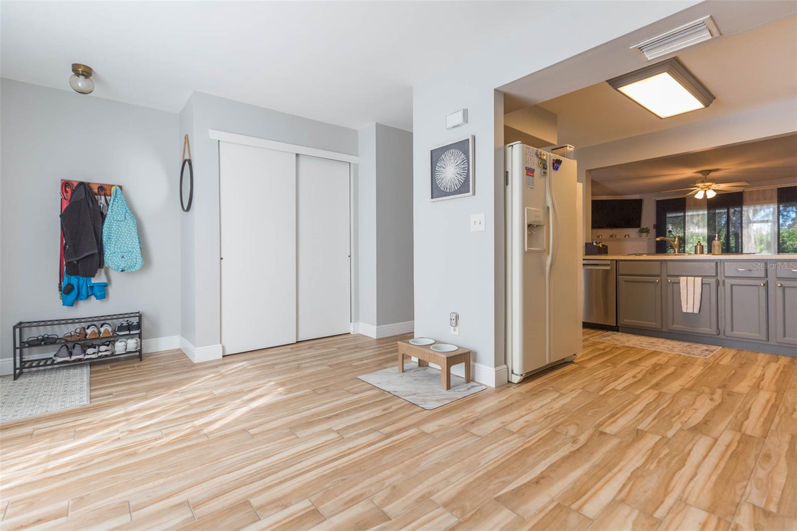 CARROLLWOOD VILLAGE PH III - Residential Lease